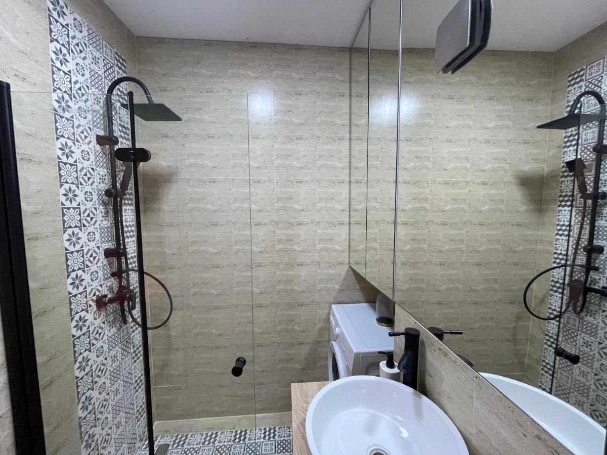 Apartment Riverside Luxury Near President Palace